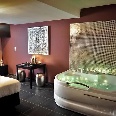 Love hotel Symbiose